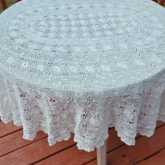 Vintage Round Oval Cotton Ivory Hand Crochet Tablecloth - Picture 5 of 17